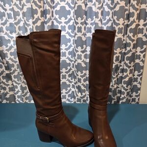 Elegant Brown Heeled Boots